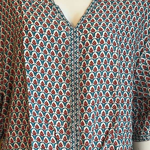 NWT Max Studio Vneck Top Size Small - Picture 3 of 7